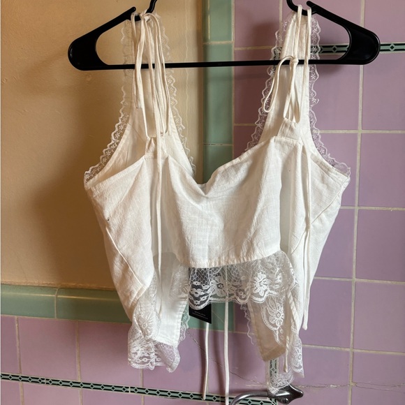 NWT Lioness Urban Outfitters white lace corset top - Picture 3 of 9